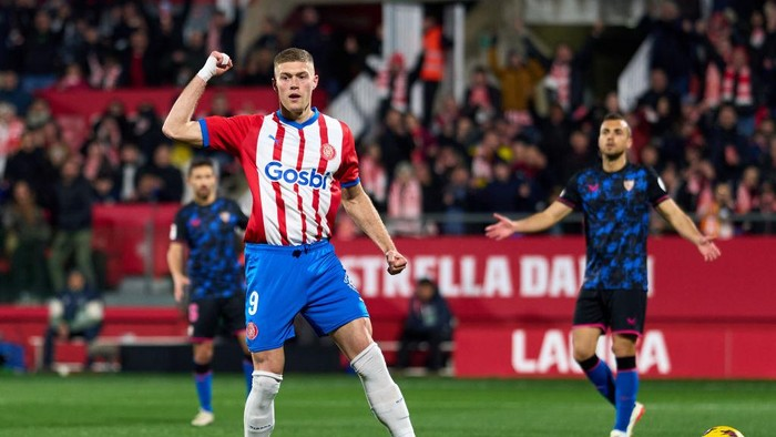 Dovbyk segera bergabung dengan Roma. Foto: Getty Images/Alex Caparros